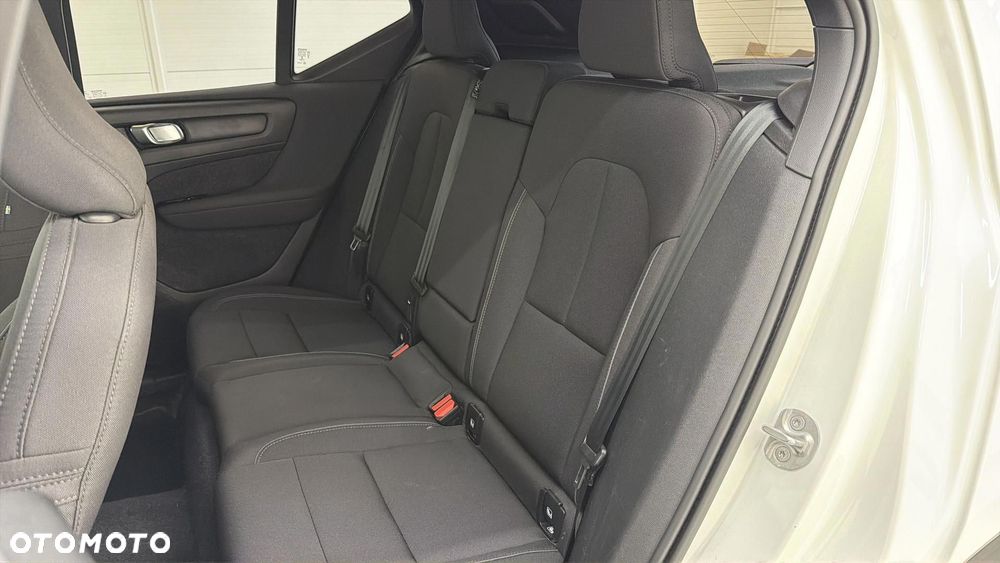 Volvo XC 40 T3 Momentum Pro - 17