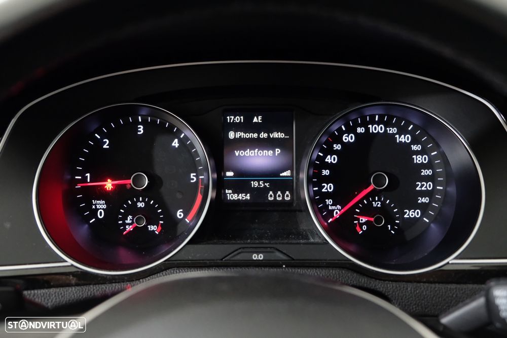 VW Passat 2.0 TDI Confortline - 17