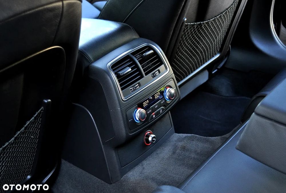 Audi A6 Avant 2.0 TDI Ultra S tronic - 25