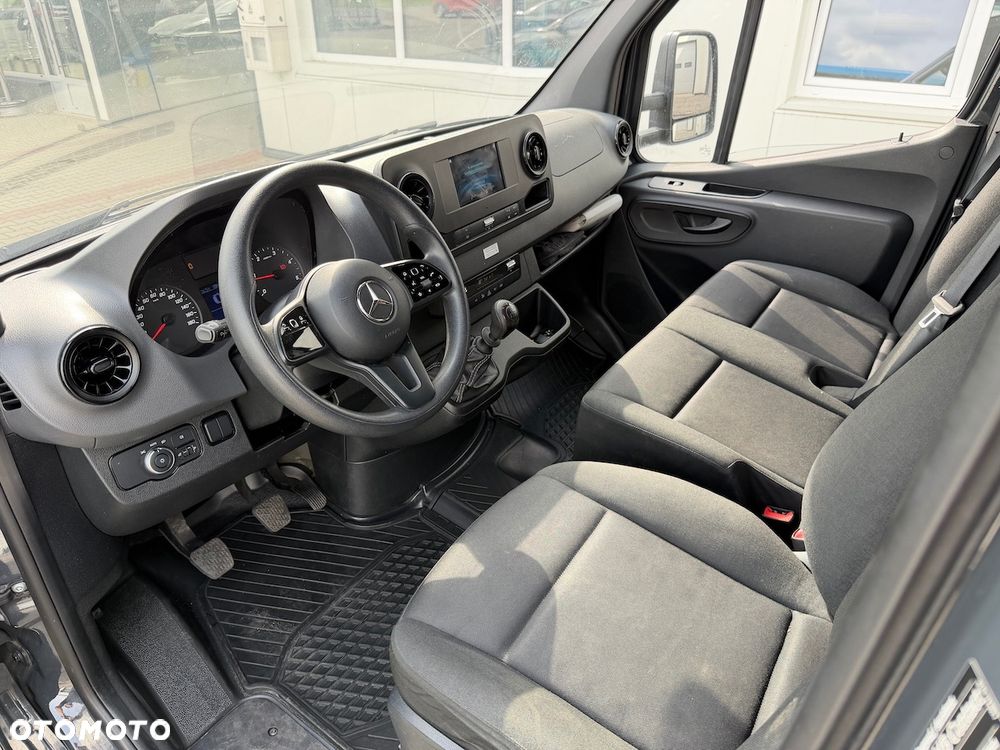 Mercedes-Benz Sprinter - 5