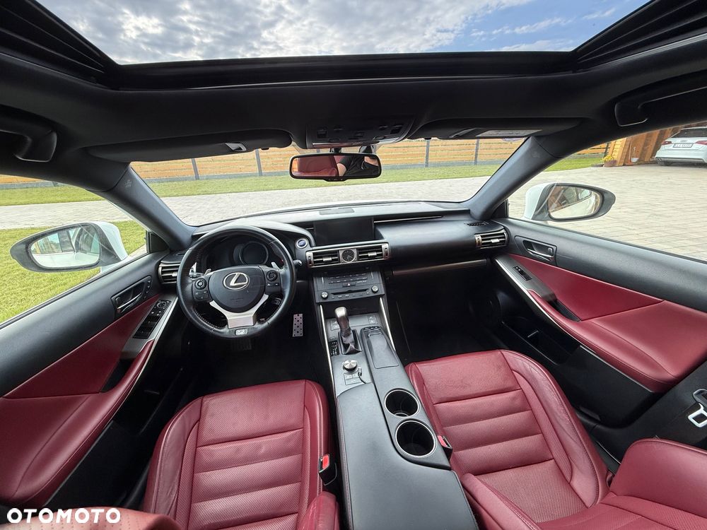 Lexus IS 300h F Sport - 20