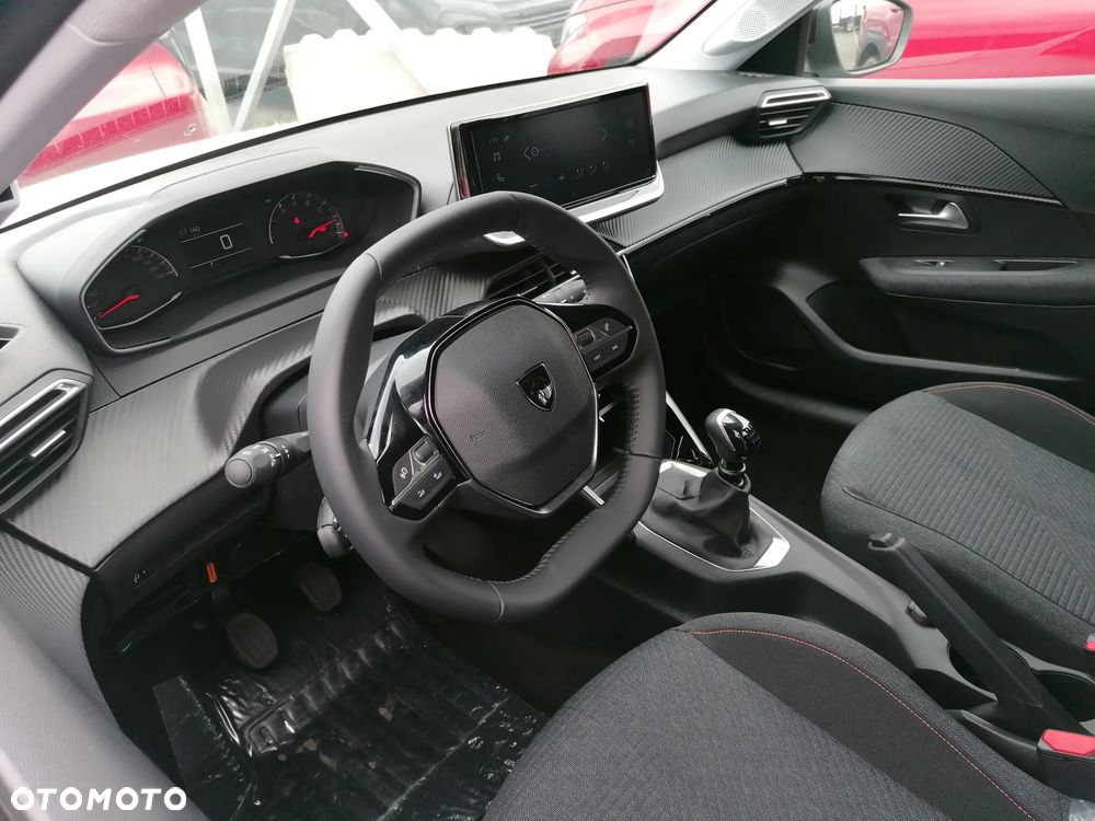 Peugeot 208 - 6