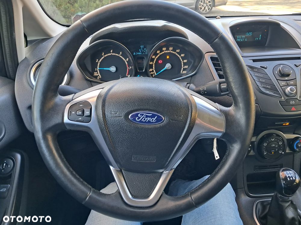 Ford Fiesta 1.25 Celebration - 23