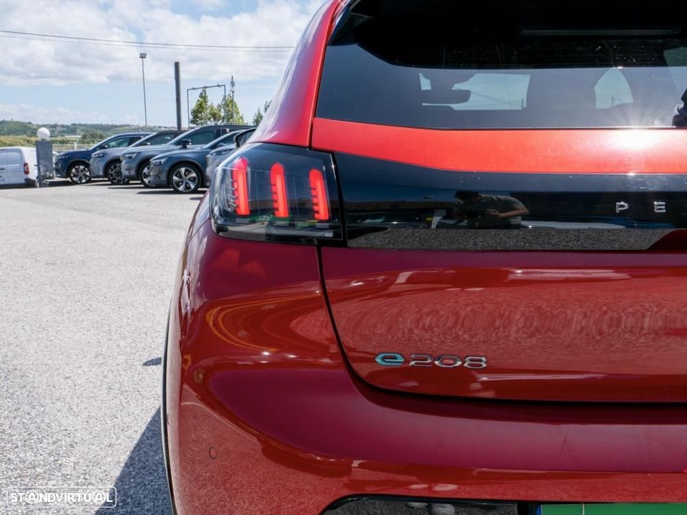 Peugeot e-208 50 kWh GT Pack - 12