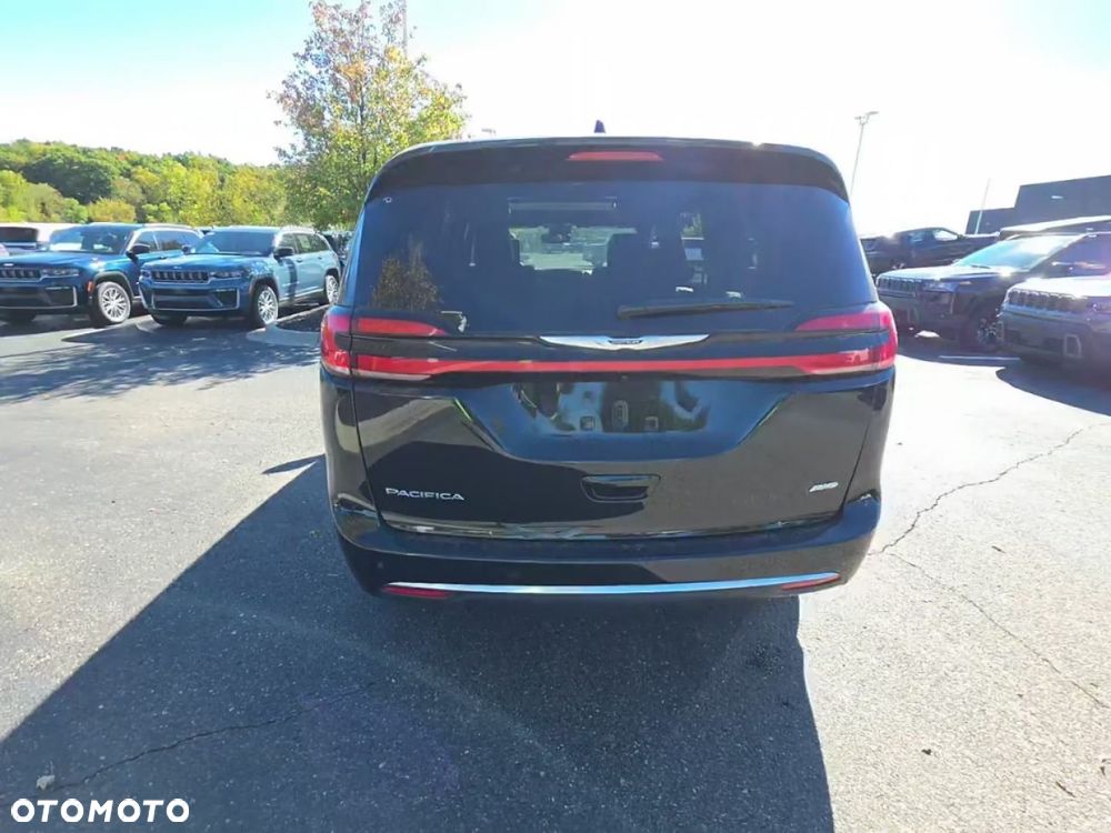 Chrysler Pacifica 2025 photo 3