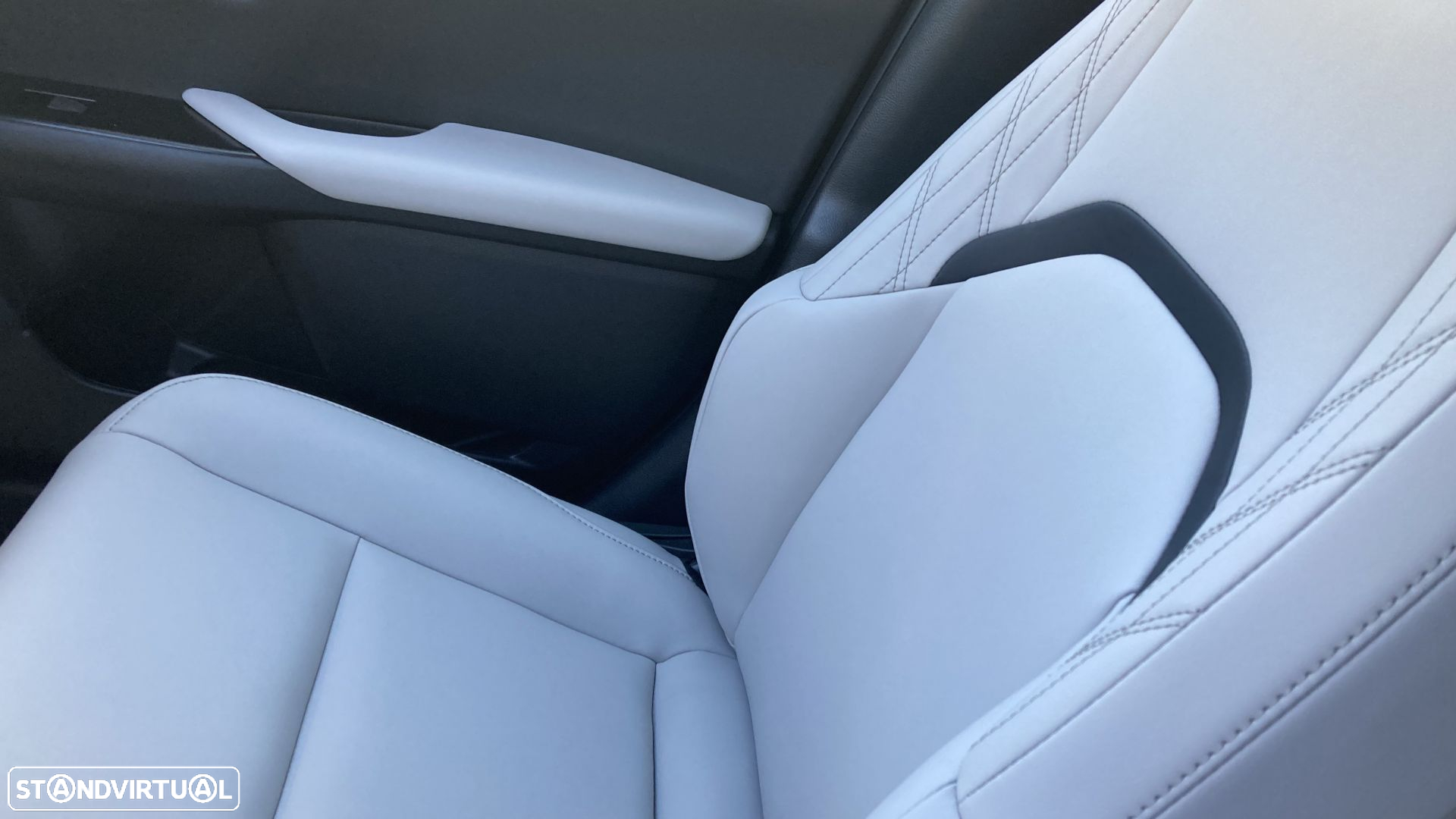 Lexus UX 250h Sport (Ecrã 12.3) - 10