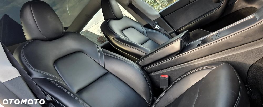 Tesla Model Y Long Range Dual Motor AWD - 12