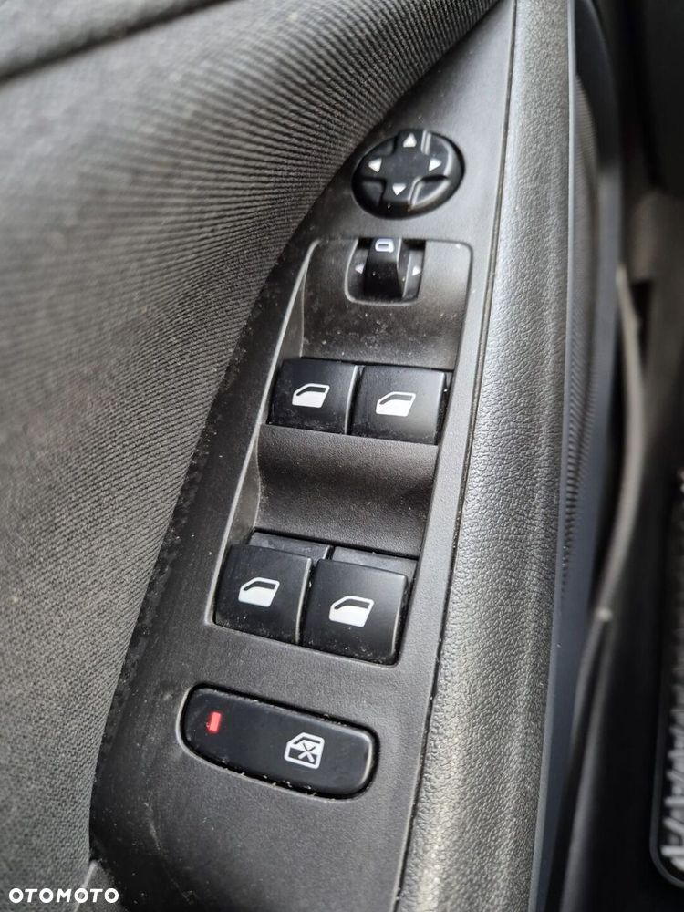 Opel Crossland X - 10