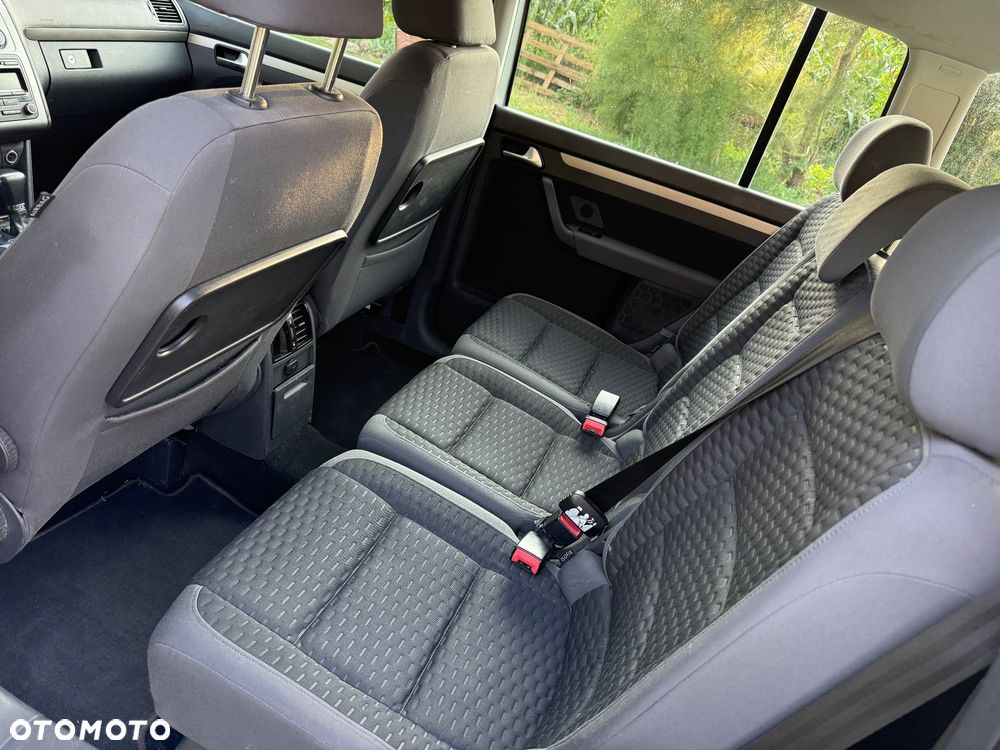 Volkswagen Touran 1.9 TDI DPF Trendline DSG - 3