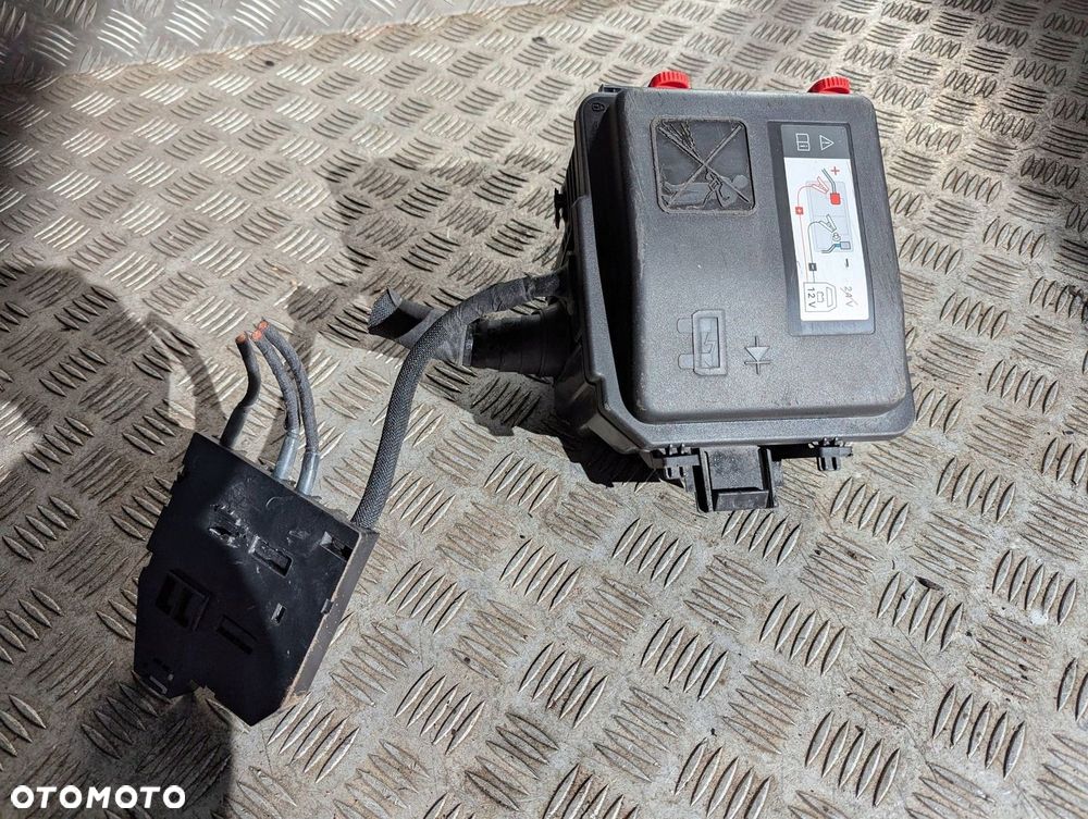 Citroen C4 X C4X 2020-2025 1.2 PureTech Skrzynka bezpieczników - 1