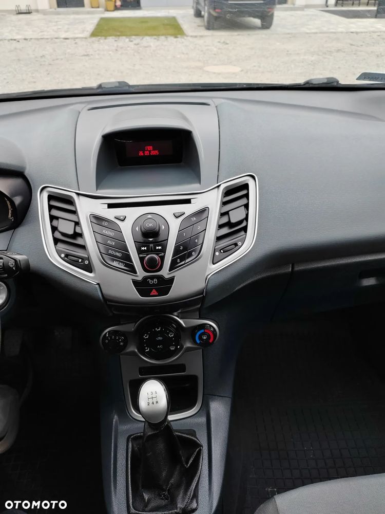 Ford Fiesta 1.25 Ambiente - 10