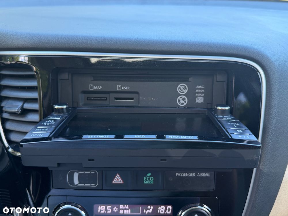 Mitsubishi Outlander 2.2 DI-D 4WD Plus - 31