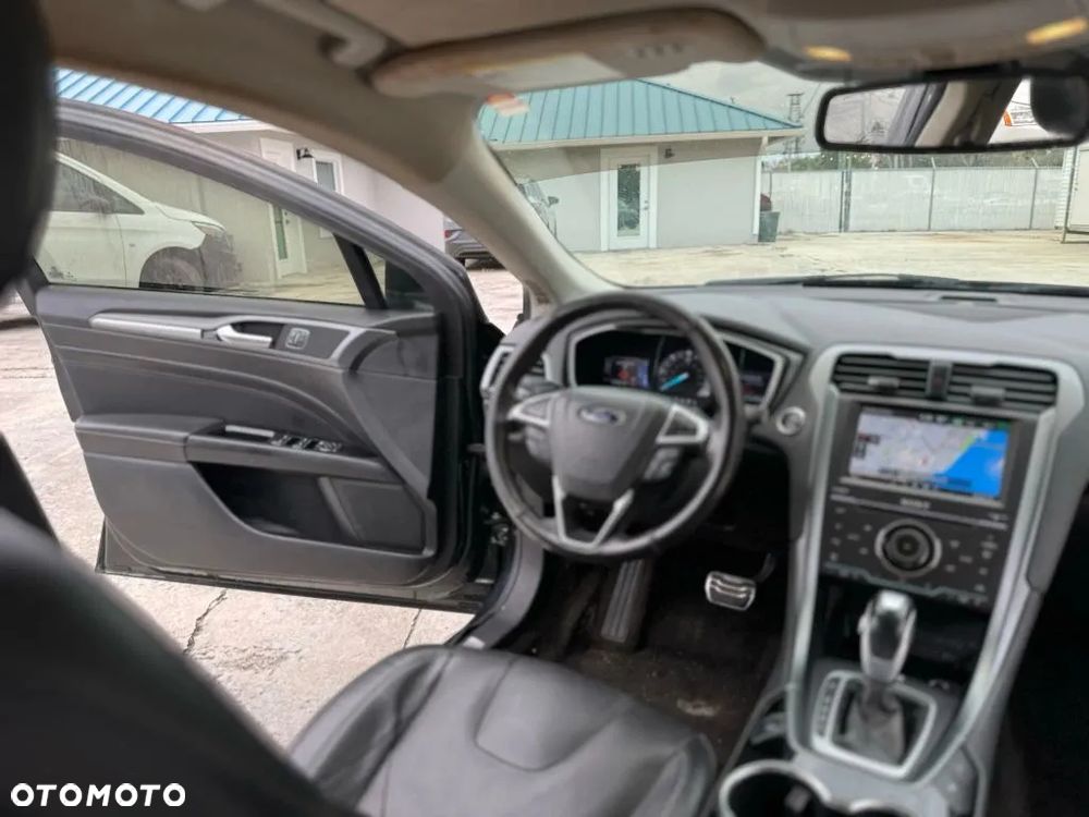 Ford Fusion 2.0 EcoBoost Titanium - 26