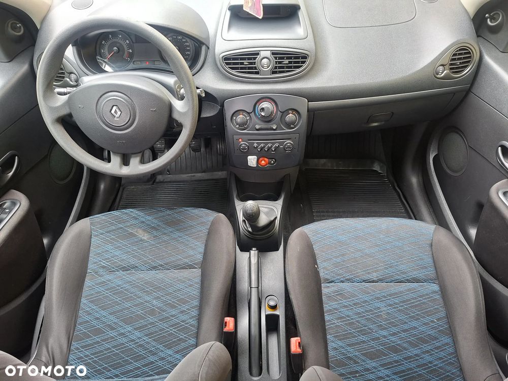 Renault Clio - 19