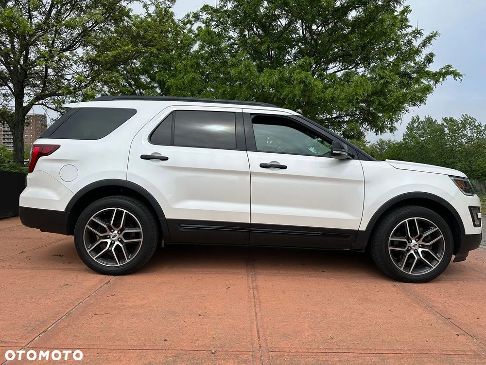 Ford Explorer - 3