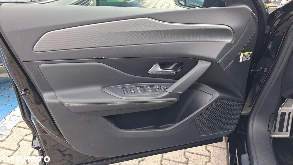 Peugeot 408 - 18