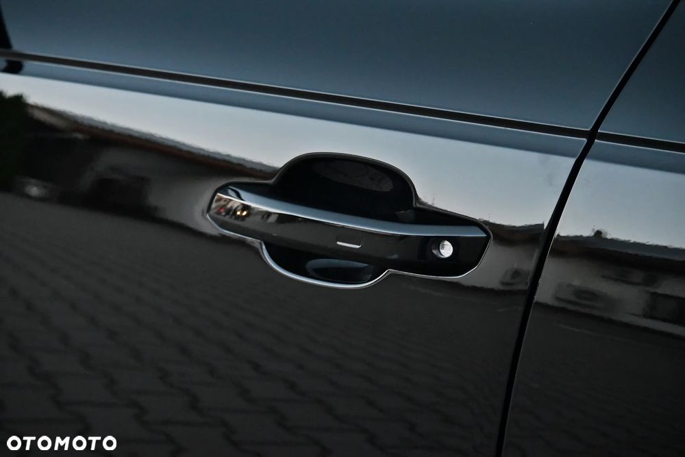 Audi A4 Avant 2.0 TDI ultra S tronic sport - 22