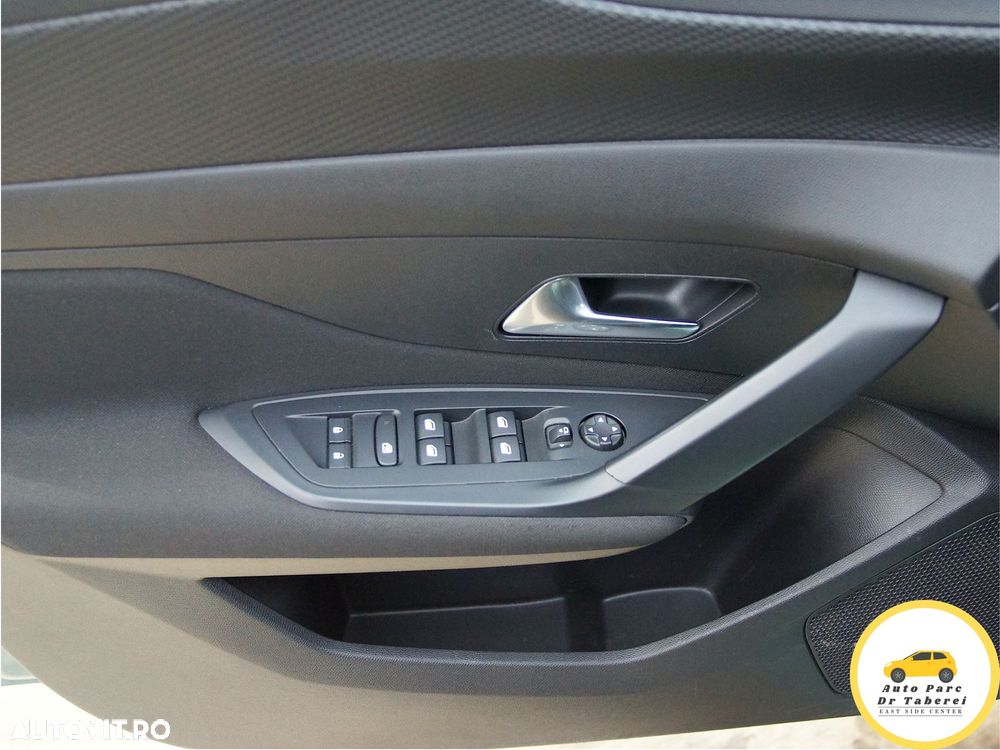 Peugeot 308 1.2 L PureTech Turbo S&S EAT8 Active Pack - 38