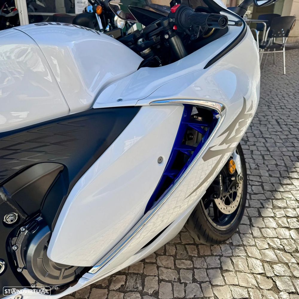 Suzuki Hayabusa GSX 1300 R - 13