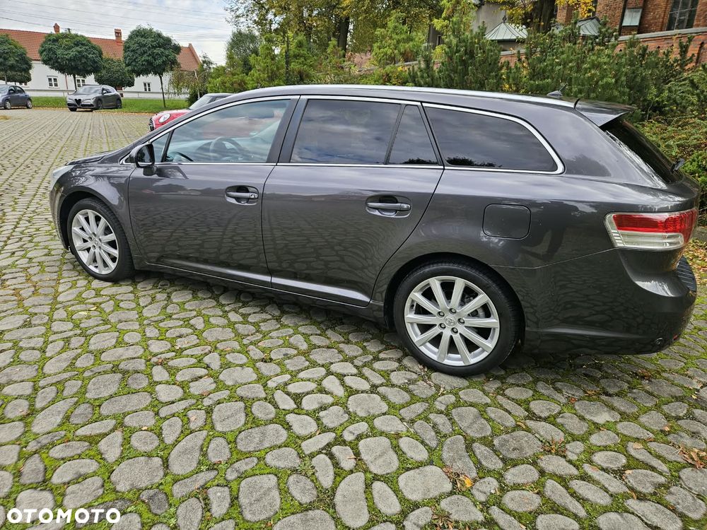 Toyota Avensis 2.0 Executive - 13