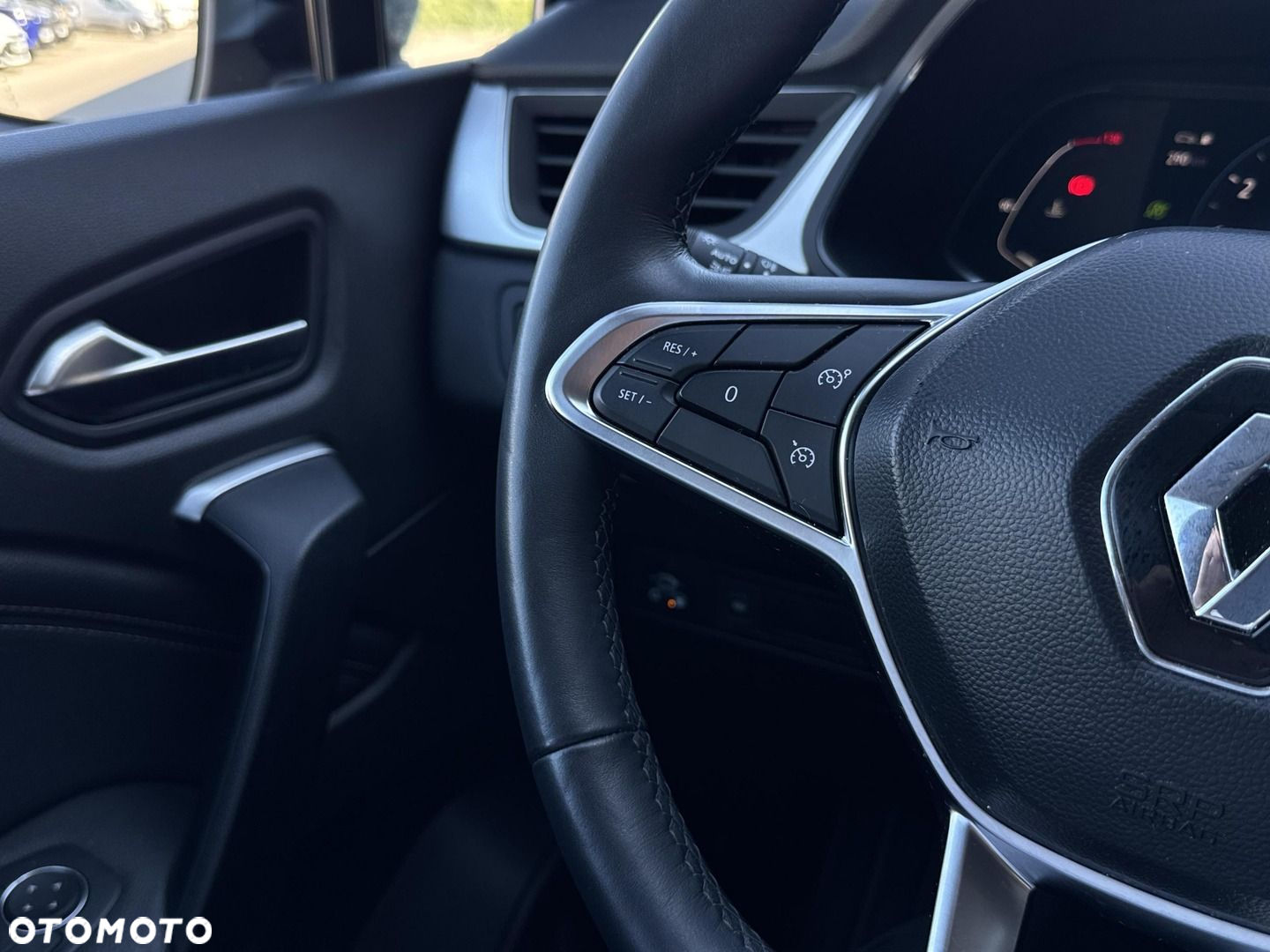 Renault Captur - 16