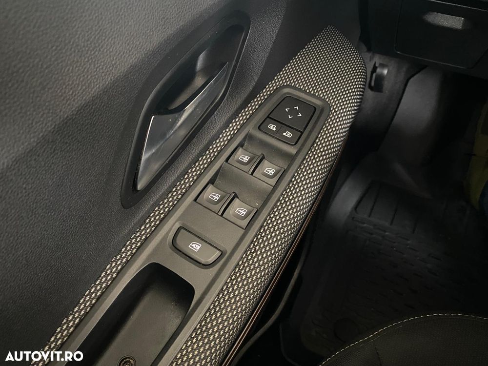 Dacia Sandero TCe 90 MT6 Comfort - 12