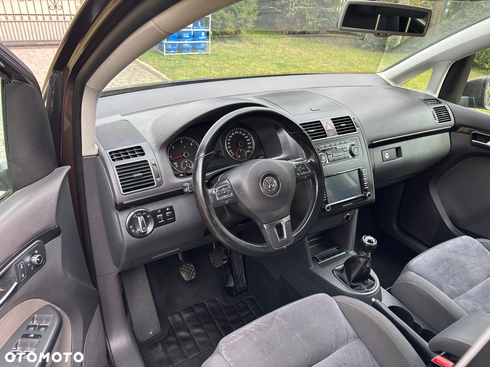 Volkswagen Touran 2.0 TDI DPF BlueMotion Technology Comfortline - 23