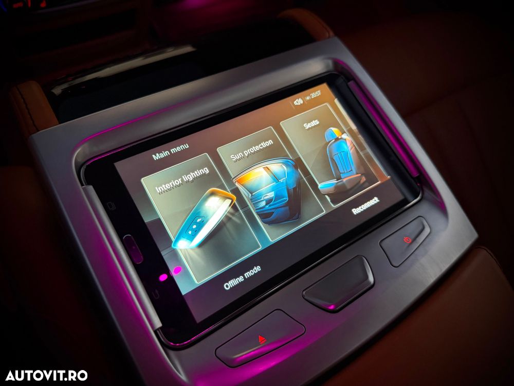 BMW Seria 7 740e iPerformance - 37