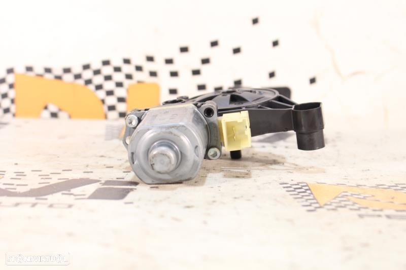 Motor Do Elevador De Vidro Traseiro Esquerdo Seat Leon (5F1)  5Q095980 - 5