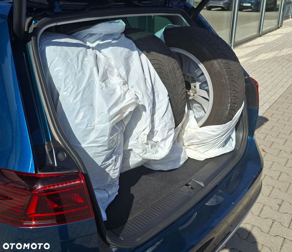 Volkswagen Passat - 14