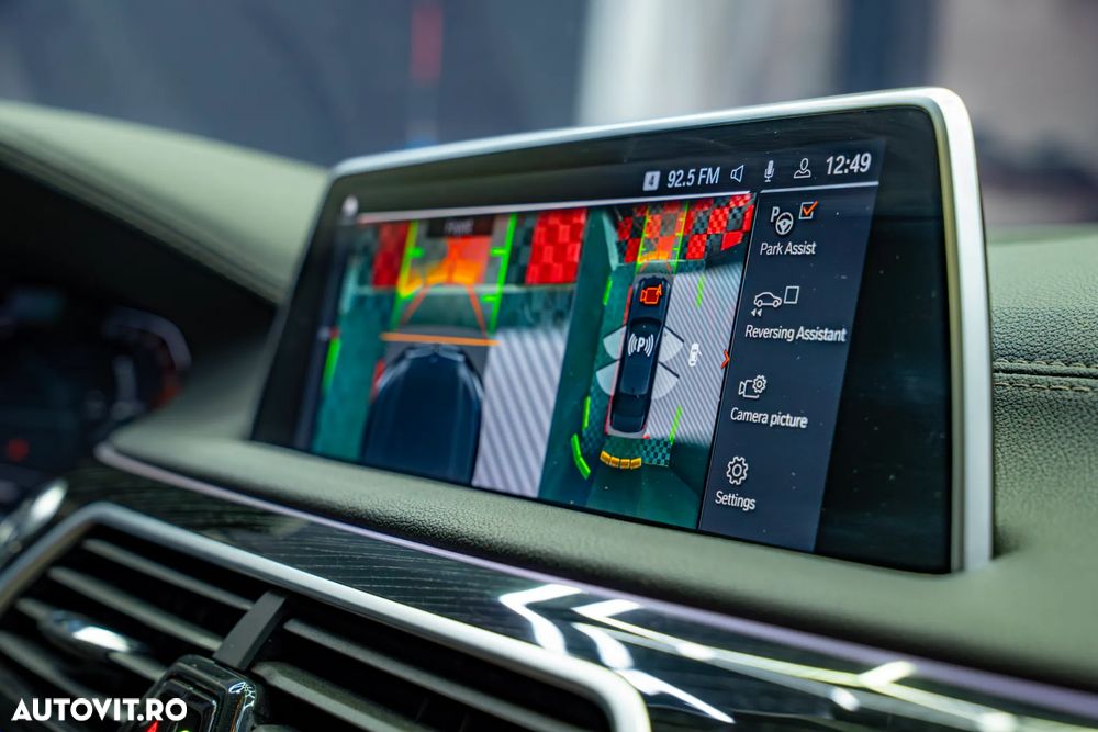 BMW Seria 7 740d xDrive MHEV - 15