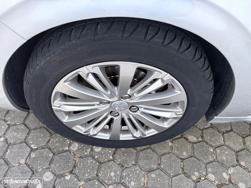 Peugeot 208 1.6 BlueHDi Style - 13