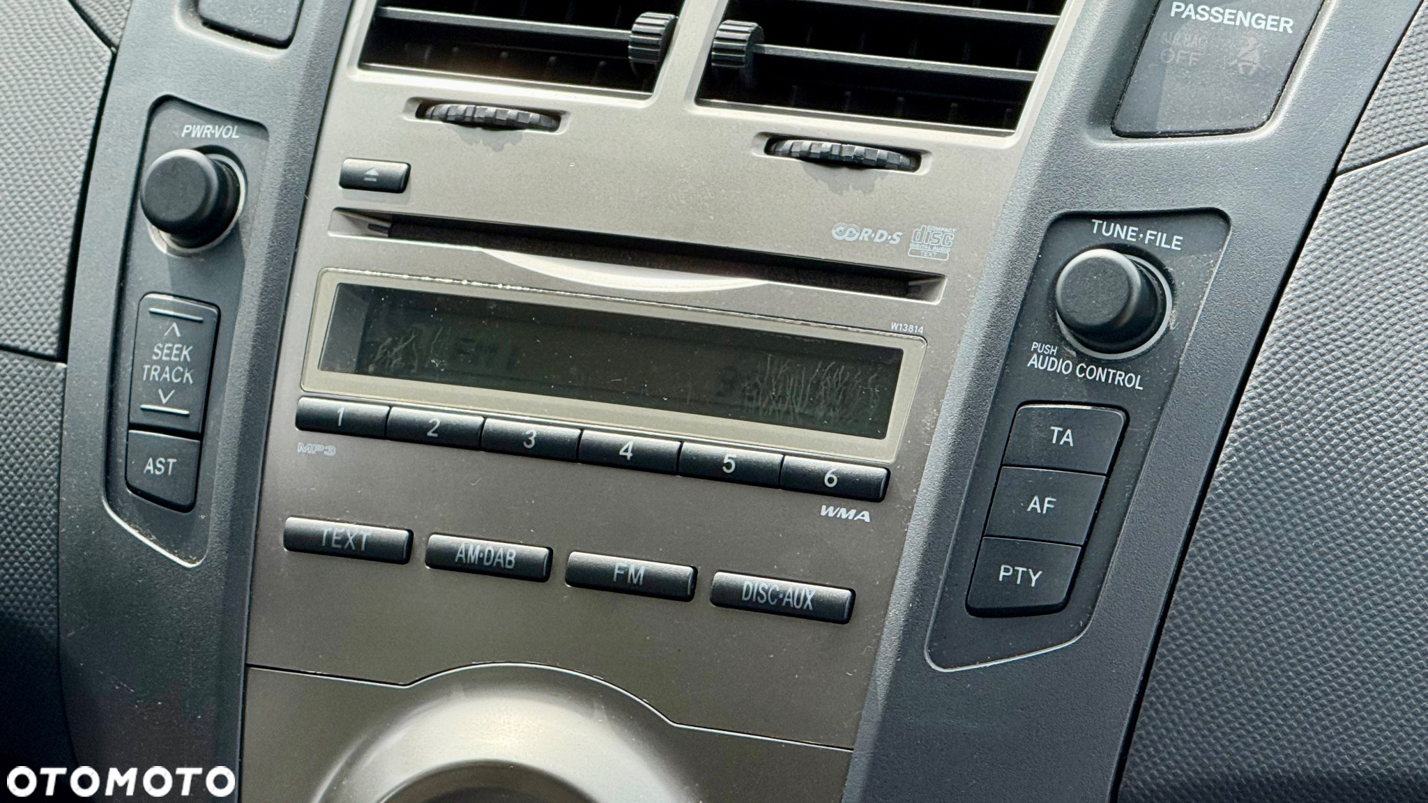 Toyota Yaris - 25