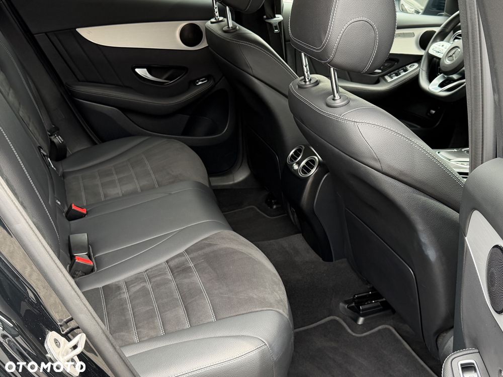 Mercedes-Benz GLC 200 4Matic 9G-TRONIC AMG Line - 13