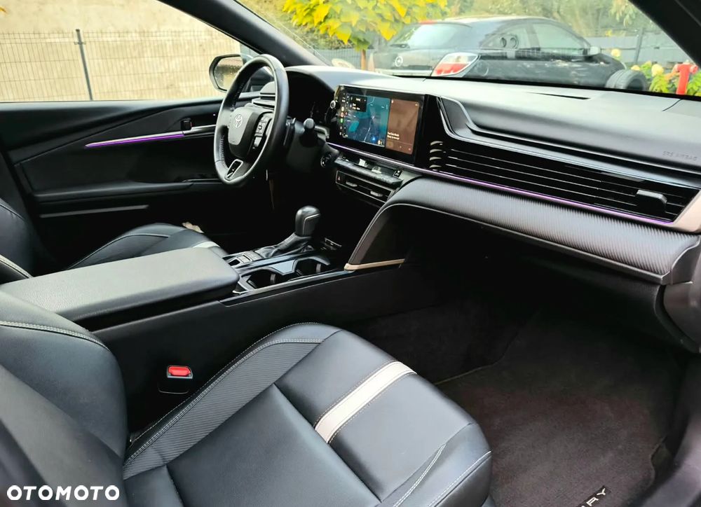 Toyota Camry - 23