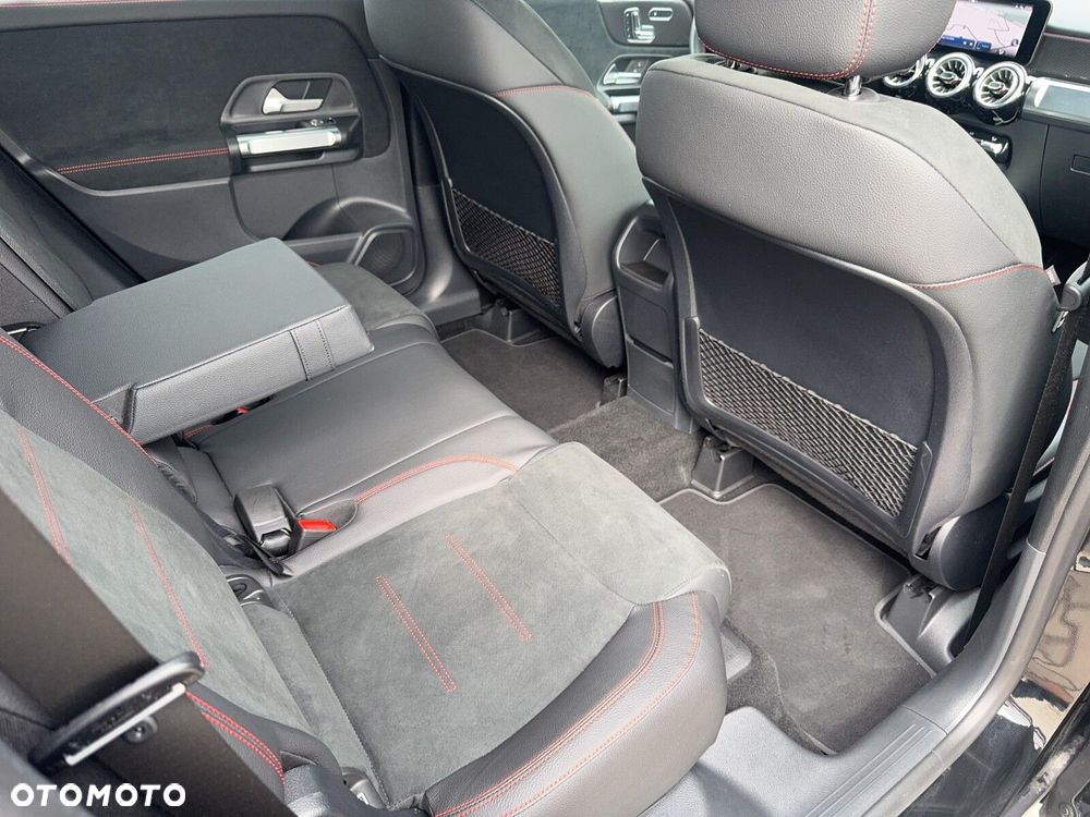 Mercedes-Benz GLB 200 AMG Line 7G-DCT - 21