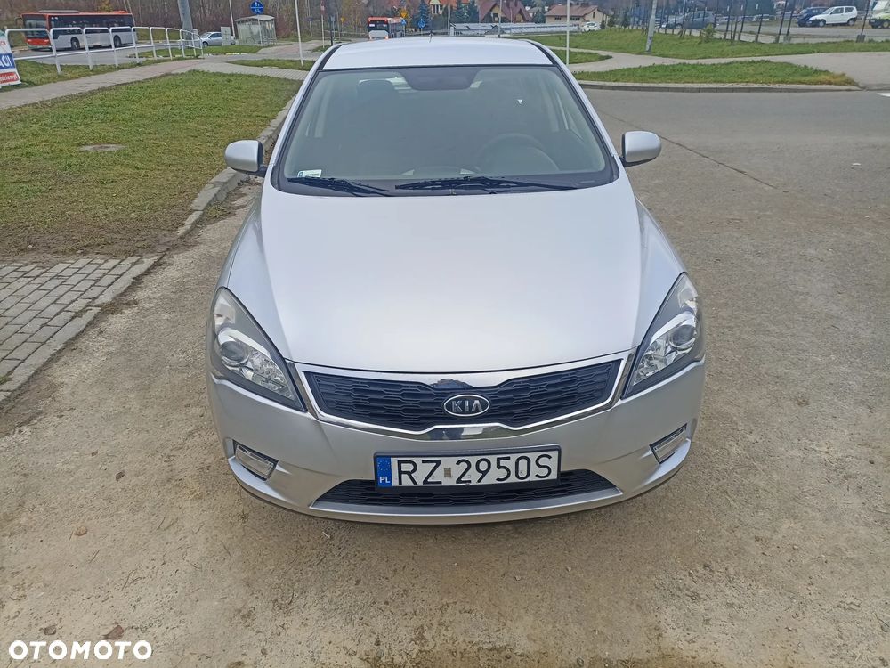 Kia Ceed - 6