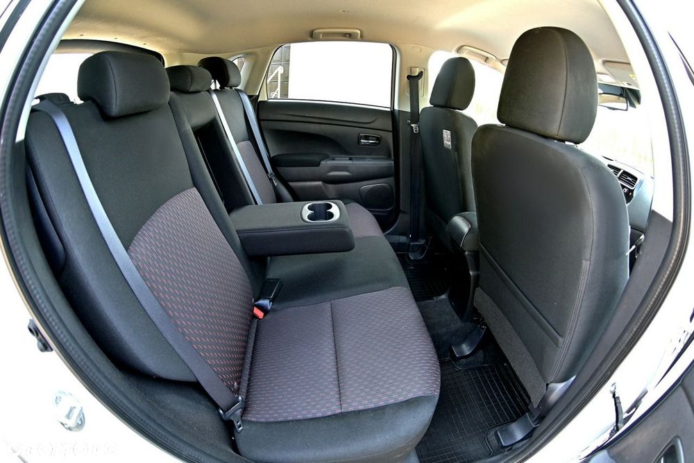 Mitsubishi ASX - 10