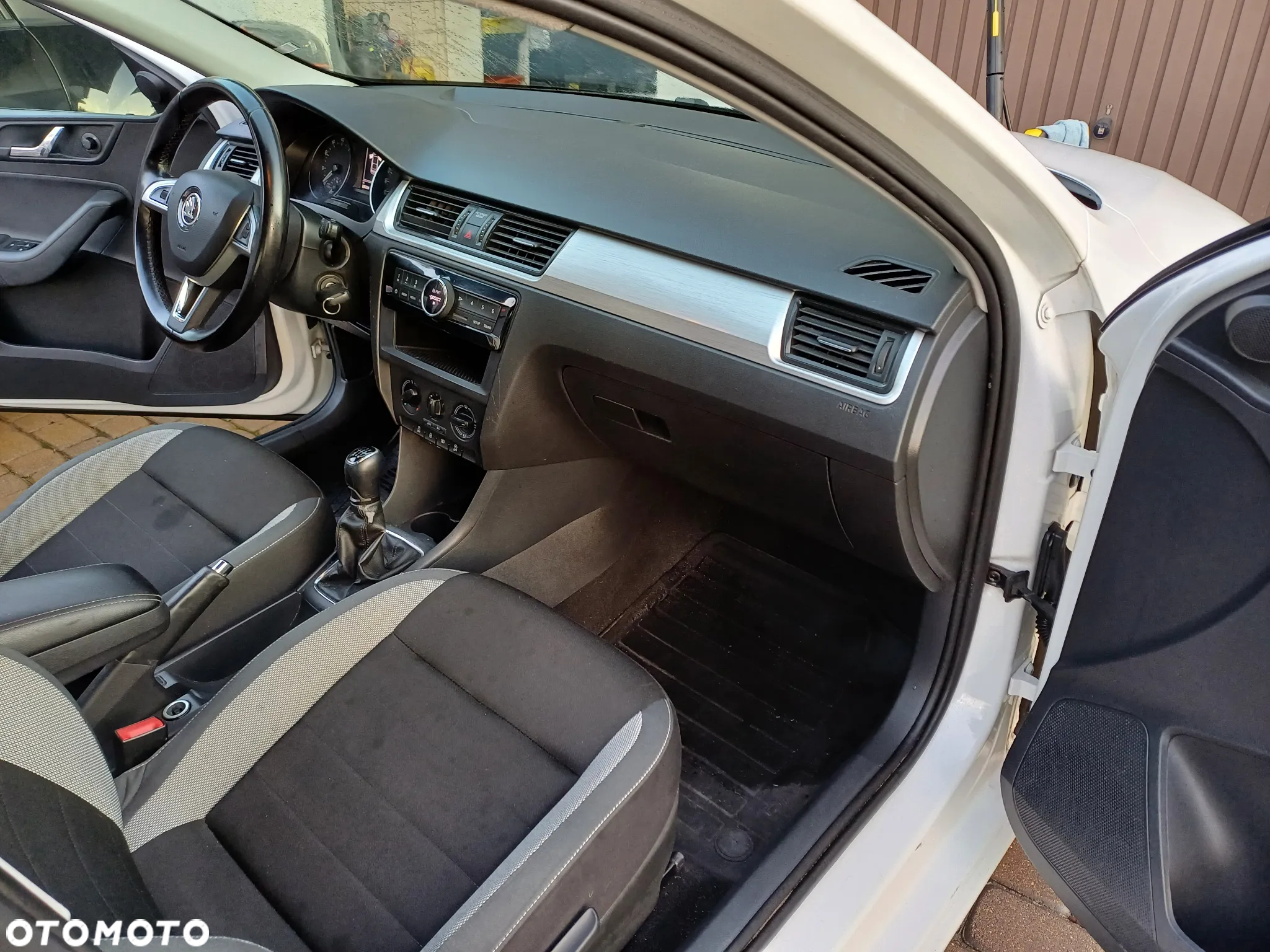Skoda RAPID 1.2 TSI Active - 12