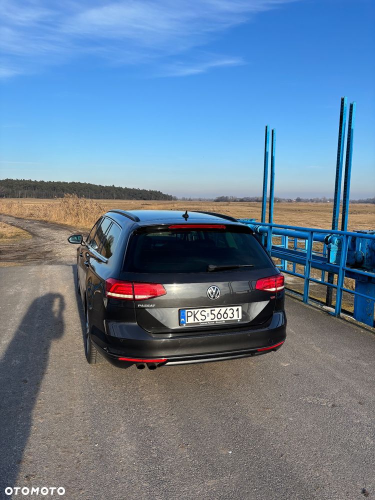 Volkswagen Passat - 11