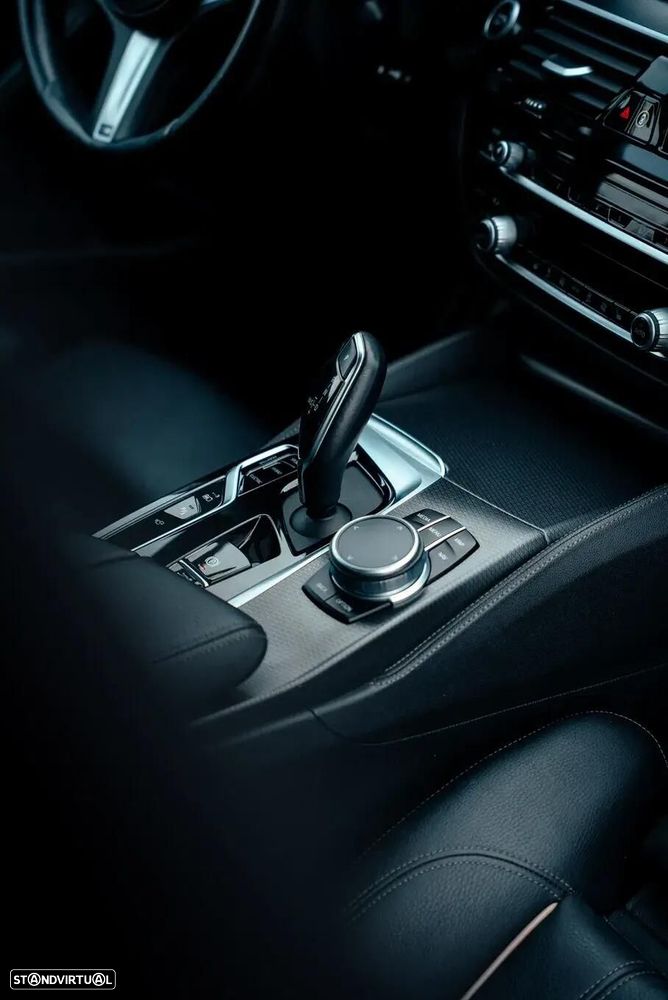 BMW 530 e Pack Desportivo M - 11