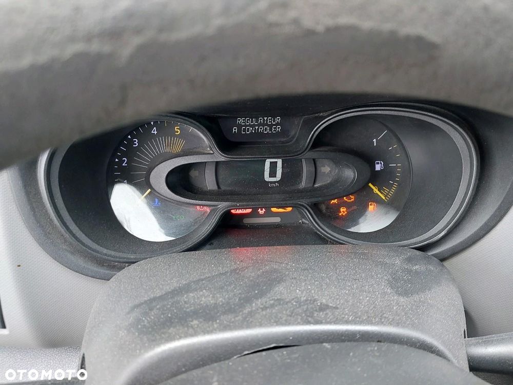 Renault Trafic - 16