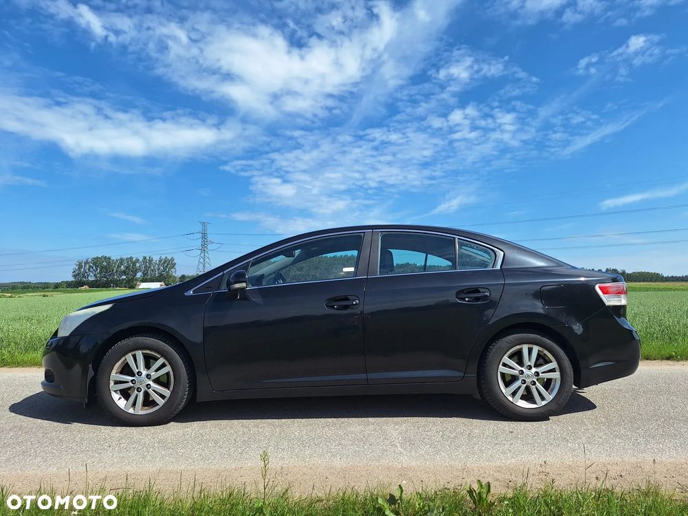 Toyota Avensis - 1