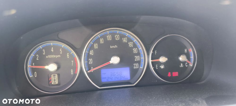 Hyundai Santa Fe 2.7 V6 Style - 15