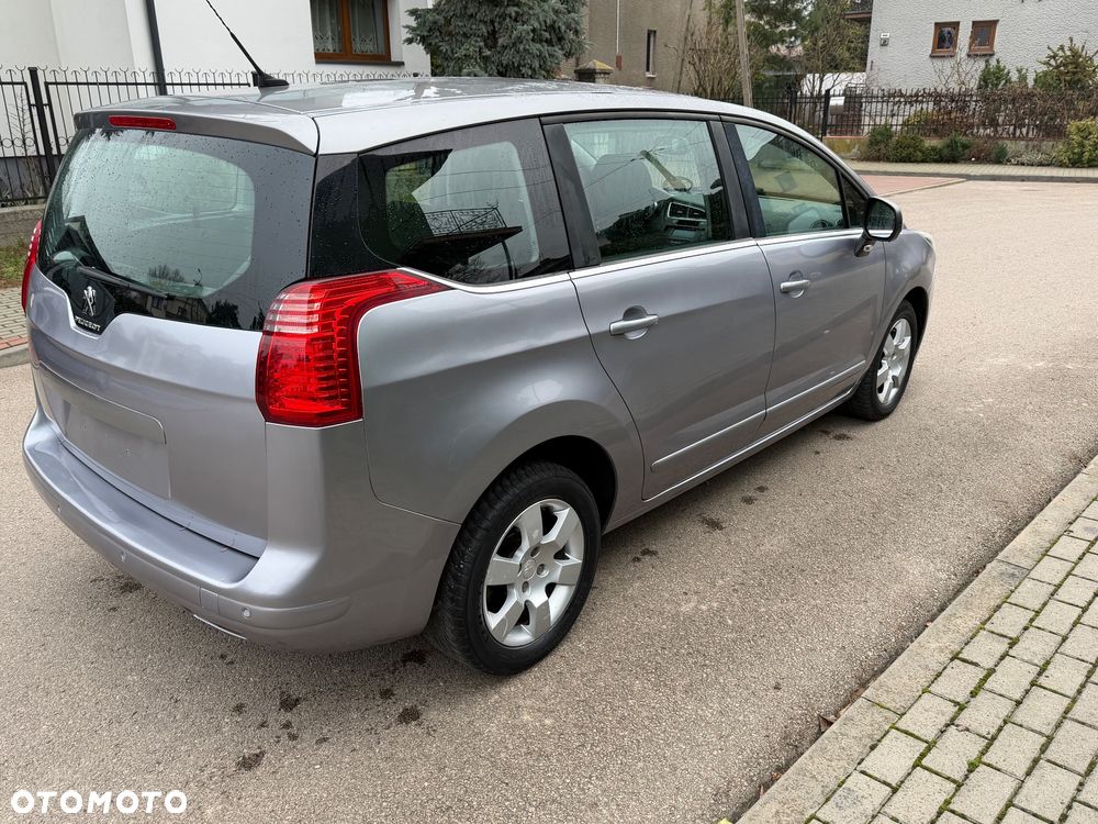 Peugeot 5008 1.6 HDi Style 7os - 24
