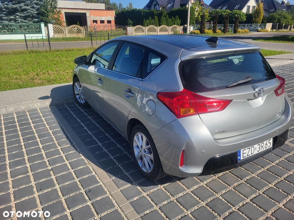 Toyota Auris 1.6 Prestige - 16