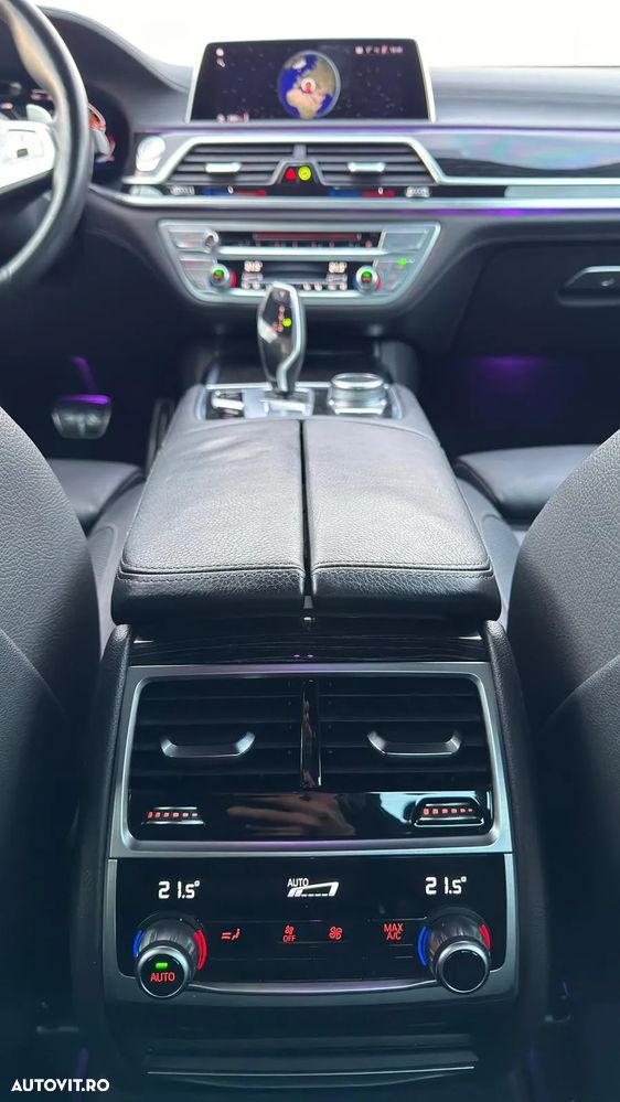 BMW Seria 7 730d xDrive MHEV - 35