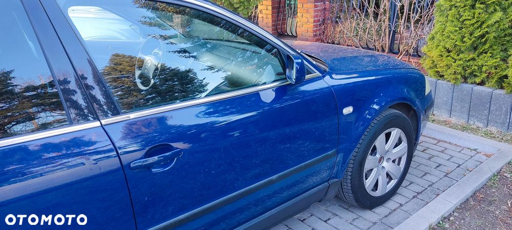 Volkswagen Passat 1.6 Basis - 5