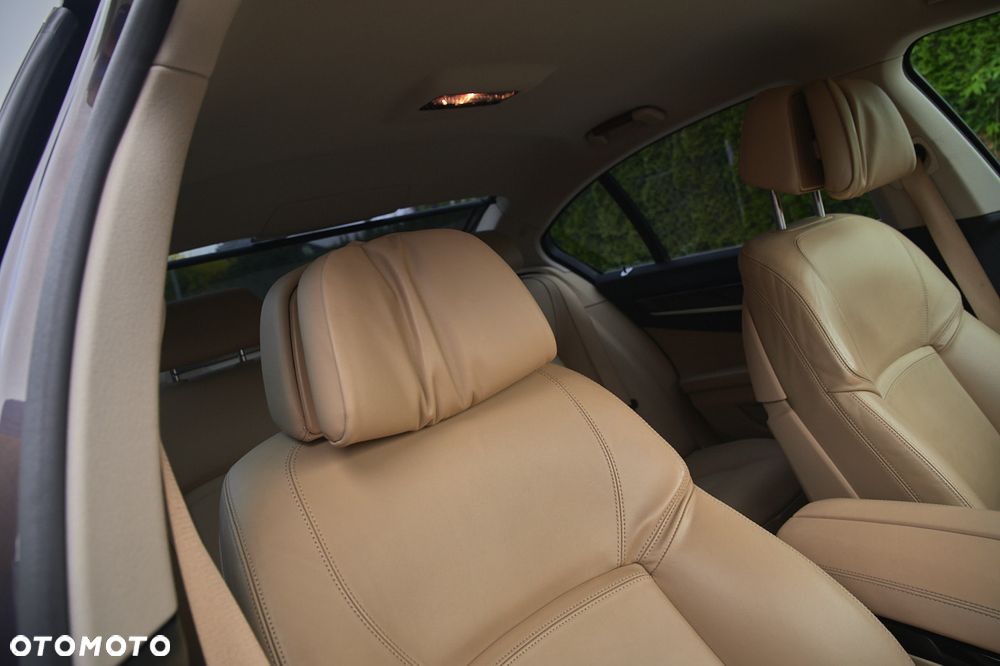 BMW Seria 7 750d xDrive - 32