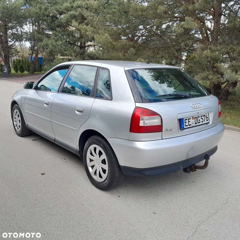 Audi A3 Sportback 1.6 Ambiente - 3